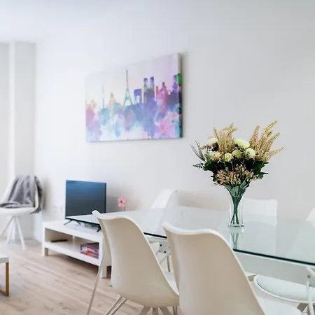 Apart. En El Centro De *